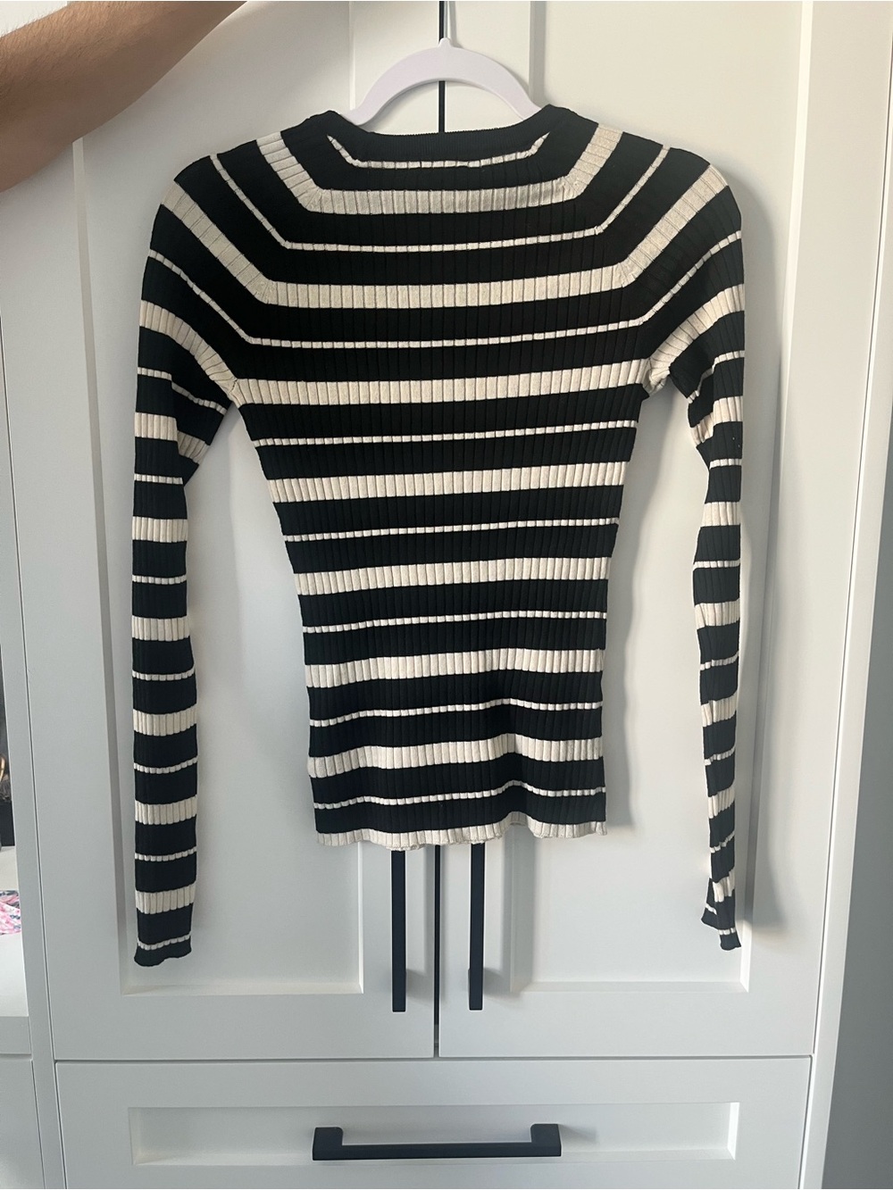 H&M Black and White Striped Ribbed Long Sleeve Top